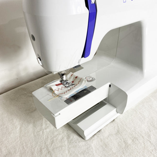 JUKI<br> HZL-355ZW - Atelier de la Machine à Coudre