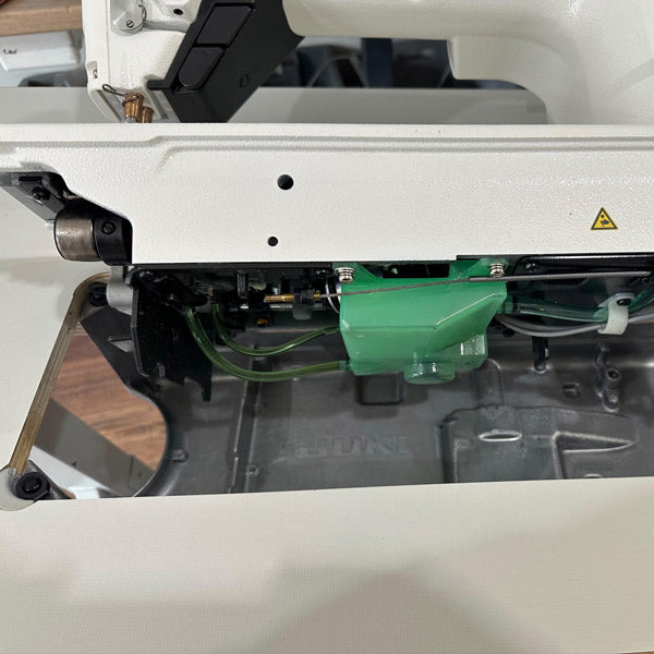 Machine à coudre Juki DDL-8000A en occasion