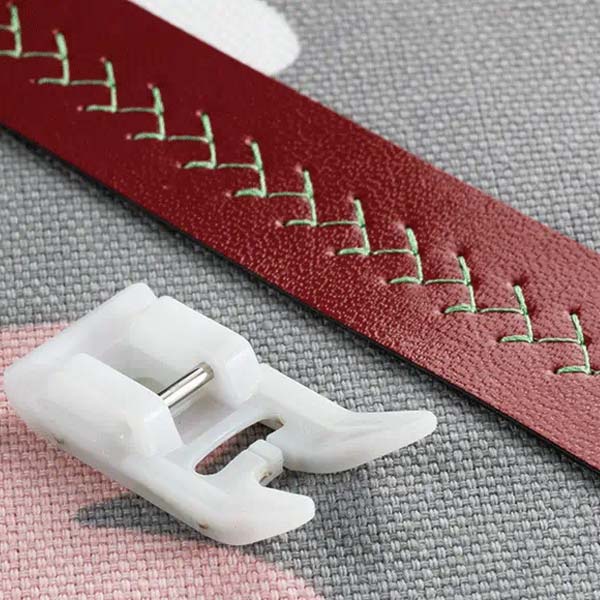 Pied-de-biche lisse en Teflon <br>  Brother