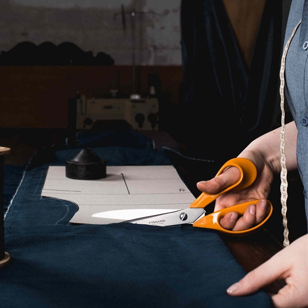 Ciseaux couture Fiskars<br> Classic Professionnel 25 cm - Atelier de la Machine à Coudre