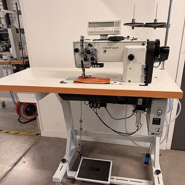 Machine A Coudre Professionnelle Occasion
