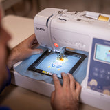 Machine à coudre et à broder<br> BROTHER Innovis M380
