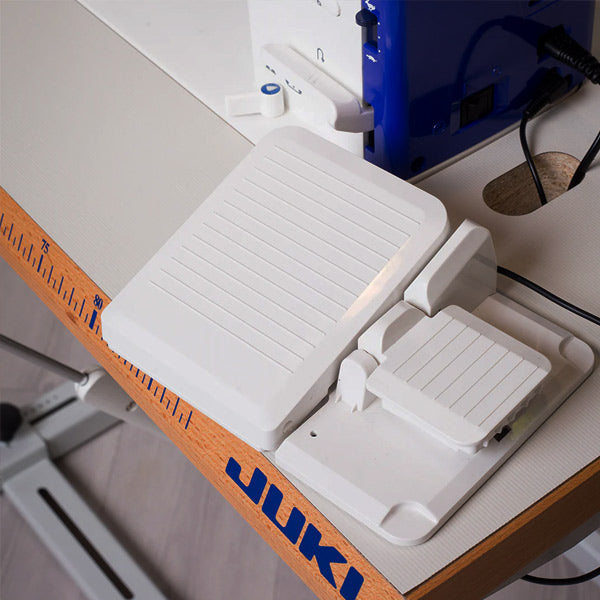 JUKI<br> TL-2300 Sumato - Atelier de la Machine à Coudre