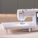 Machine à coudre et à broder<br> BROTHER Innovis M380